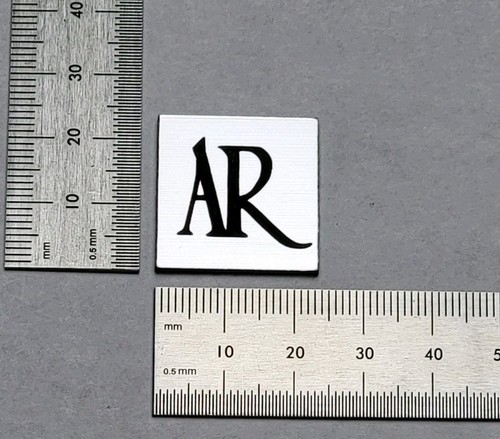 Turntable dust cover badge - dust,
