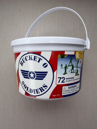 Toy story bucket soldiers - story,