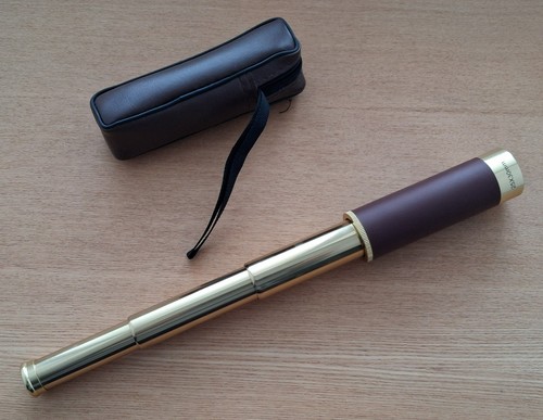 Extendable brass coloured