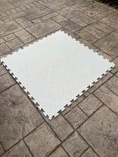 White Interlocking Foam Floor Mats 1m x 1m