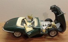 Burago 1/18 Jaguar E-Type Convertible 1961 Classic British Racing Green- no box