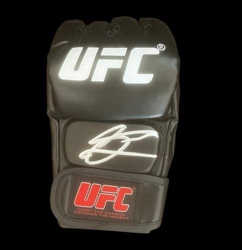 Luke riley signed ufc - ufc, glove