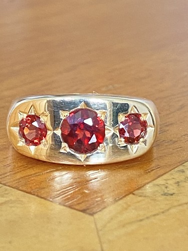 Gents 9ct gold garnet - gents,