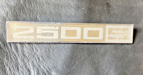 Triumph 2500s badge zkc1519 - 2500s,
