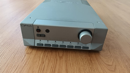 Cyrus integrated amplifier - 8,