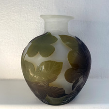 Cameo Glass Vase Flower and Leaf Pattern