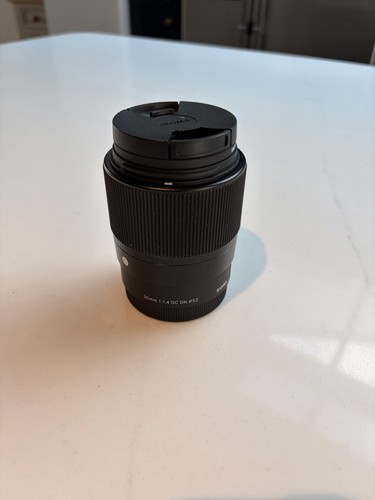 Sigma 30mm dc - 30mm, 1:1.4