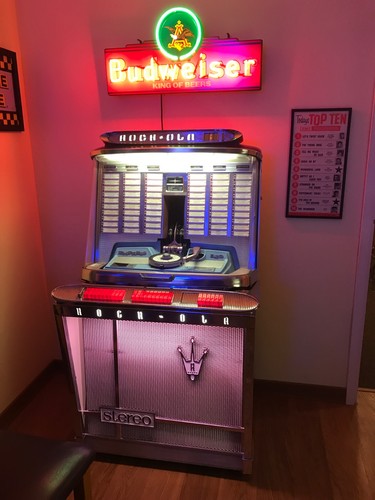 Rockola jukebox machine 1962 - rockola,