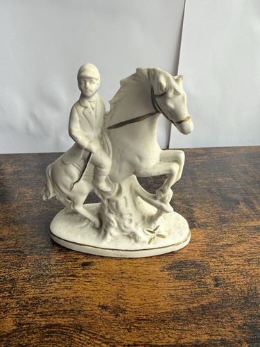 Vintage figurine white - figurine,