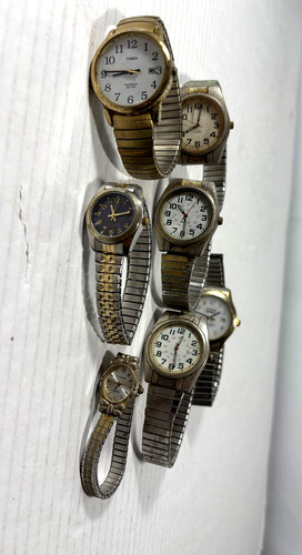 Lot wrist watches - lot,