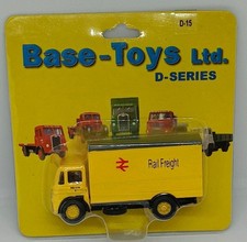 BASE TOYS 1.76 D-15  Box van in British Rail "Rail Freight"  OO GAUGE