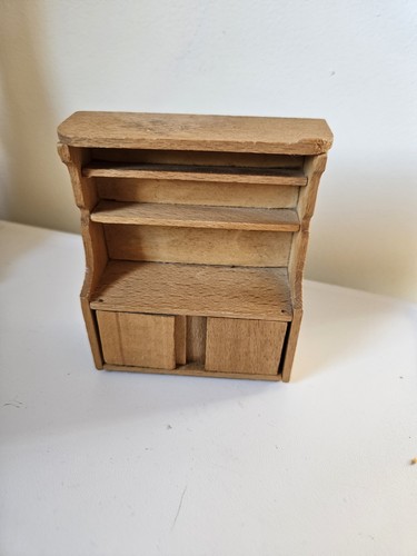 Vintage wooden dolls house - dolls,