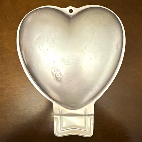 Wilton 1999 heart - heart, shaped