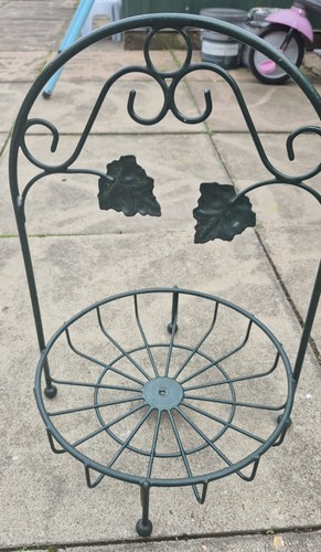 Green metal free standing - metal,