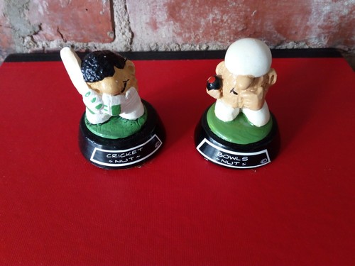Cricket nut vintage - vintage, figures