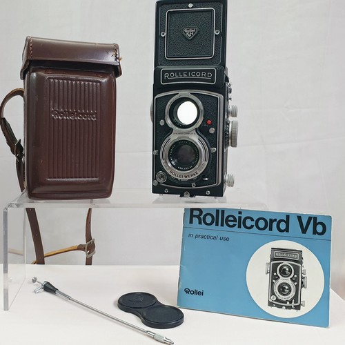 Rolleicord type with - type,