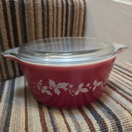 Vintage pyrex deep casserole - deep,