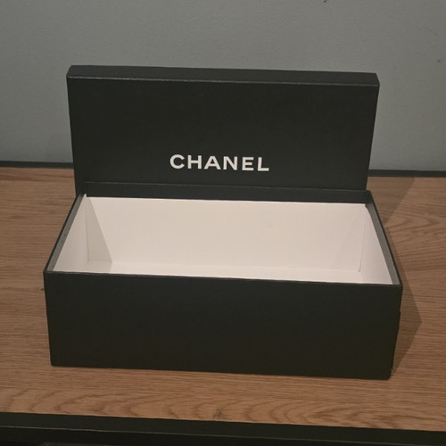Chanel black rectangular gift - black,