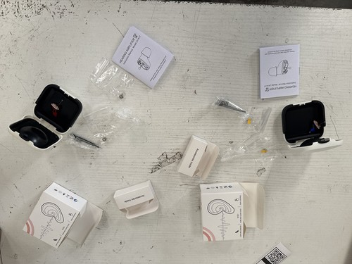 Open box pair hearing aids - box-,