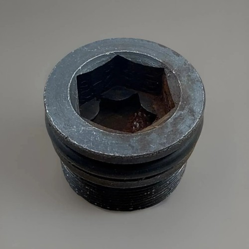 Yamaha locking cap bolt - cap,, xs650