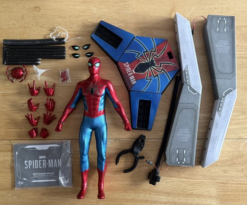 Hot toys spider - hot, spider-man