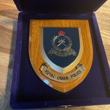 VINTAGE ROYAL OMAN POLICE  PLAQUE/SHIELD WITH ORIGINAL PRESENTATION BOX