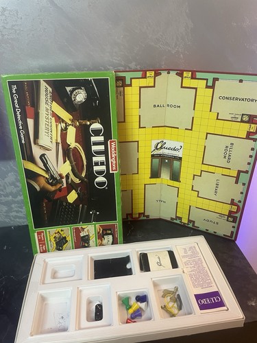 Waddingtons cluedo board game - board,