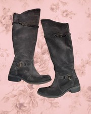 Clarks Grey Suede Size 5D Knee