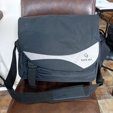 Tech-Air Multi Pocket Laptop Bag with Strap & Grip, Headphone Port & i-Trak