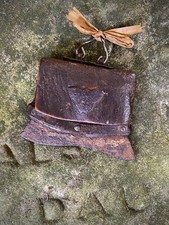 Antique 18th Century Leather Flint Striker Fire Steel Pouch With Bat Decoration
