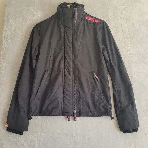 Superdry double black - black, label