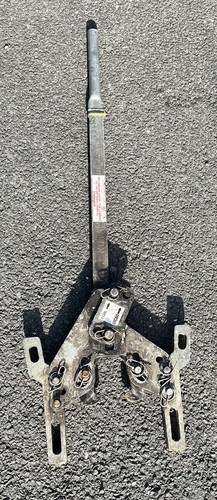 Railway rail lifting lift - lift, grab