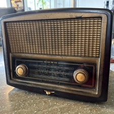 Vintage Bush valve radio VHF70