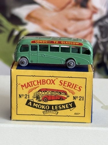 Matchbox bedford coach - matchbox,