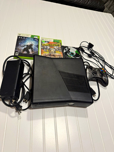 Xbox 360 slim 4gb - 4gb, console