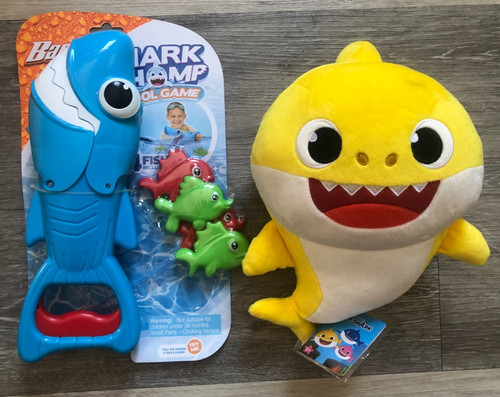 Baby shark chomp - baby, bath