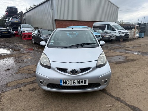 Toyota aygo vvt - toyota,