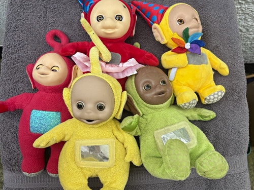 Vintage modern teletubbie - &,