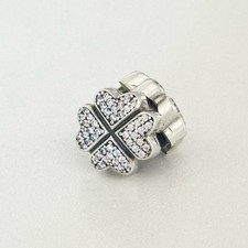 Pandora Petals Of Love Clear