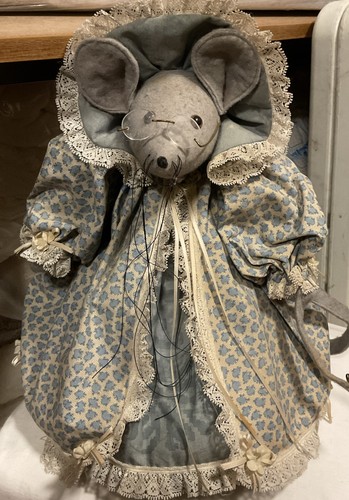Large vintage style mouse door - style,