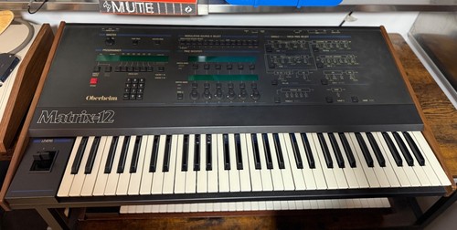 Oberheim matrix synth - matrix,