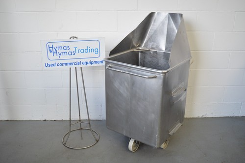 Tote bin 300 litre with - , chute