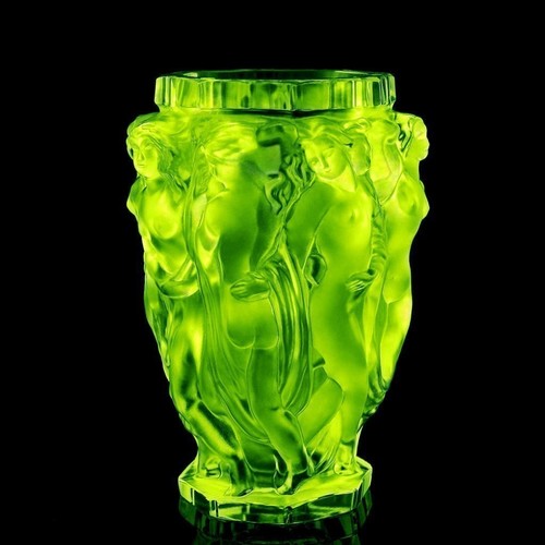 Glamorous art deco bacchantes - art,