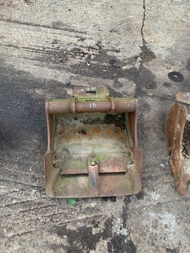 Excavator bucket to suit - excavator,