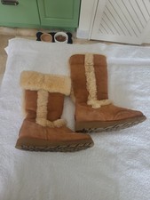 Ugg Boots S/N 3218, SIZE