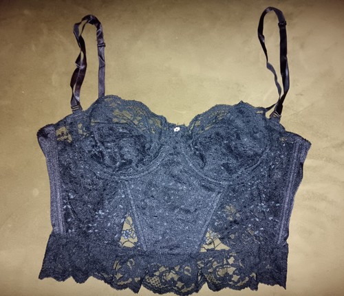 Black cropped bralette lace - cropped,