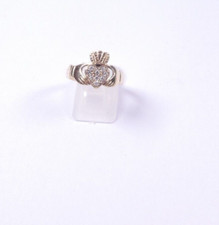 Ring 9 carat yellow gold size T Irish Claddagh