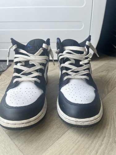 Nike air jordan mid - air,