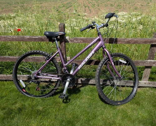 Raleigh voyager hybrid bike - raleigh,