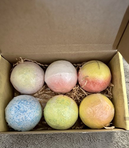 Assorted scented bath bombs - scented,